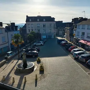 Proche Canal. Châteauneuf-du-Faou